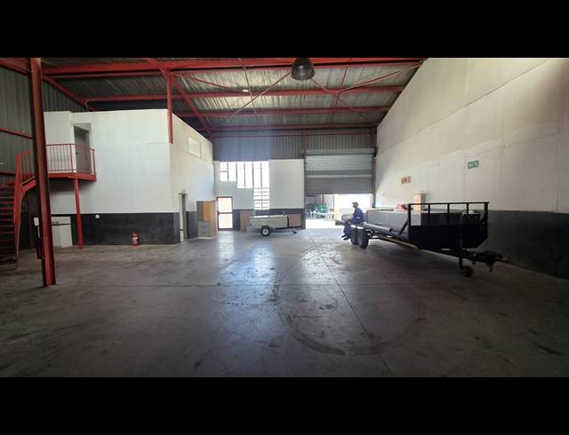 219M² WAREHOUSE TO LET IN JET PARK